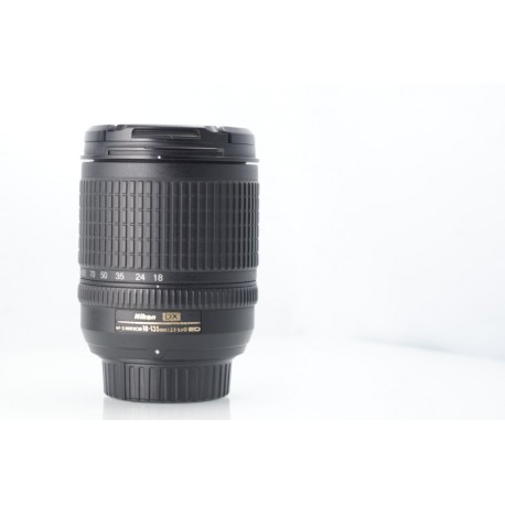 NIKON AF-S 18-135 F.3,5-5,6G VR